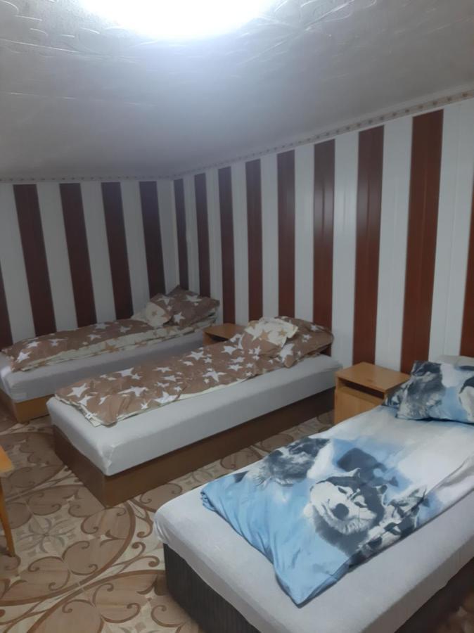 Viktoria Vendeghaz Lägenhet Miskolc Rum bild