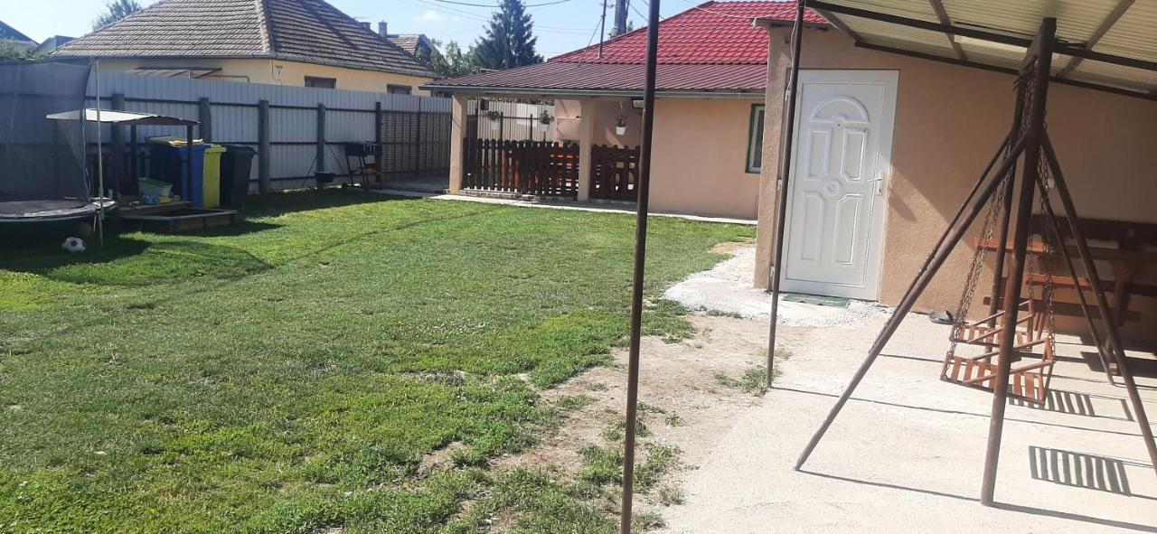 Viktoria Vendeghaz Lägenhet Miskolc Exteriör bild